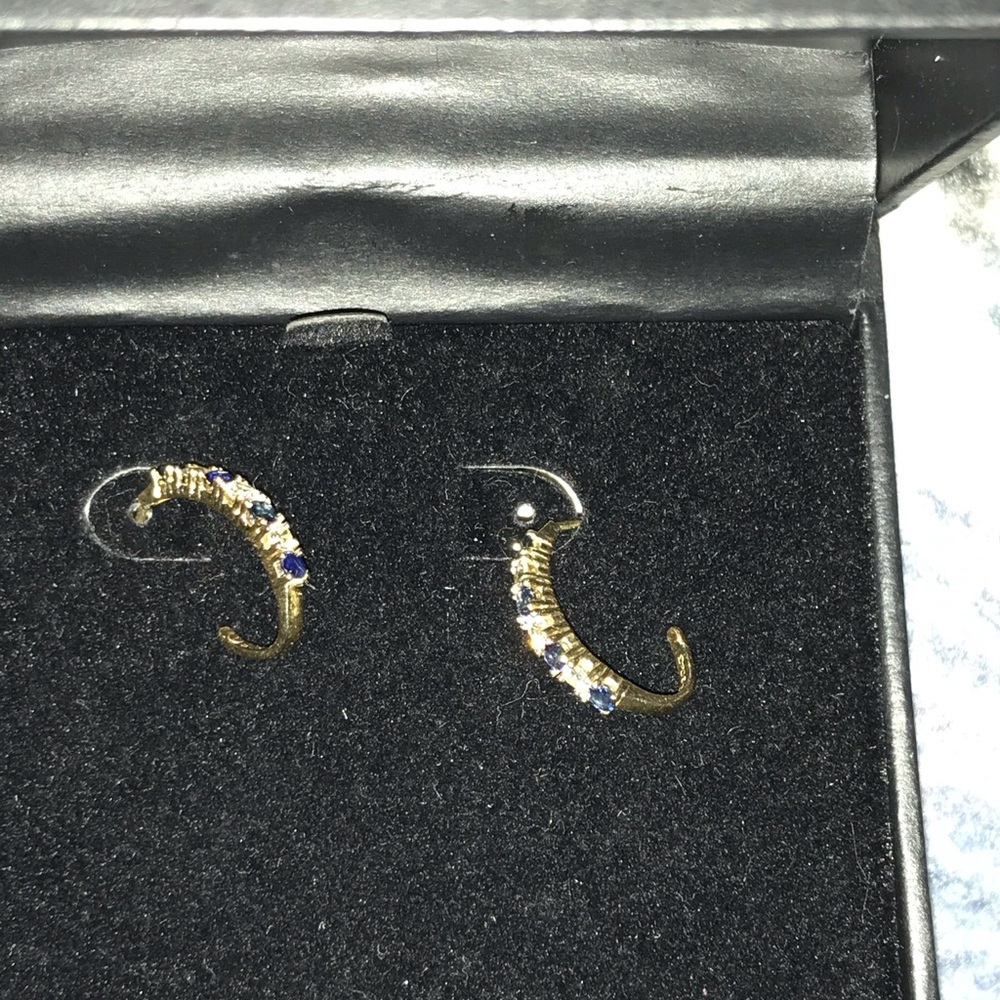 14K gold earrings with precious diamonds and saphires.